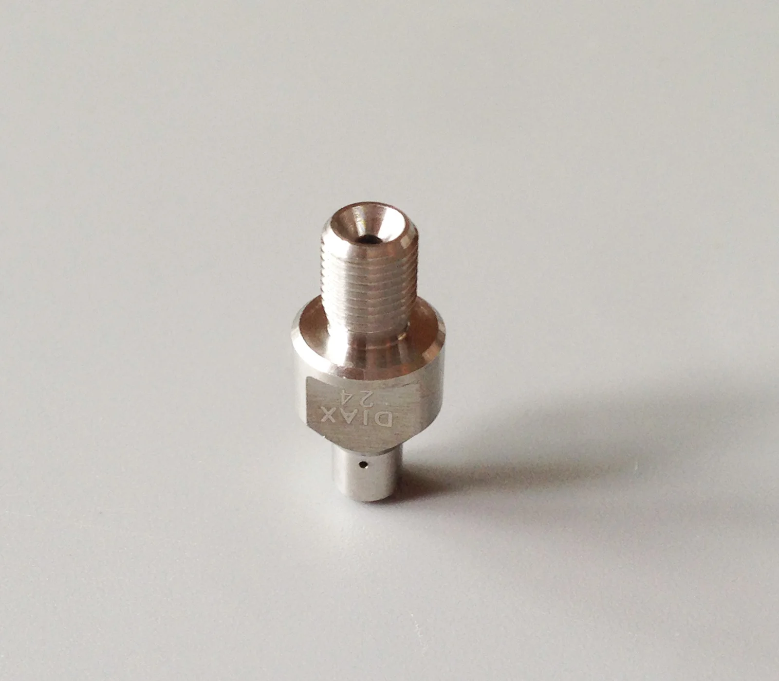 

X052B627G66 d=0.105mm MV Upper Wire Guide MV136 for MV1200,MV2400. X052-B627-G66, DEG24A, DEG2400 Upper Die Guide