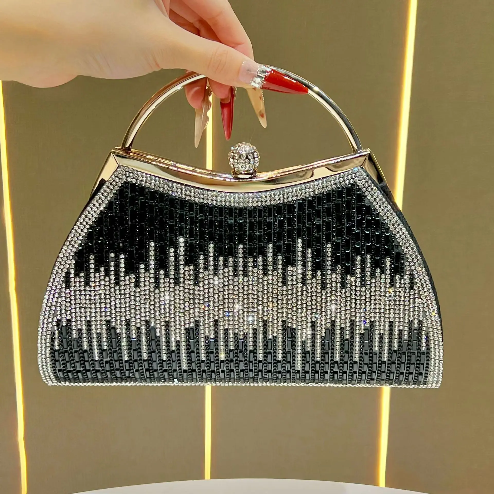 

Diamond-encrusted handbag, high-end light luxury dinner bag KTV dress bag, one-shoulder messenger women's bag