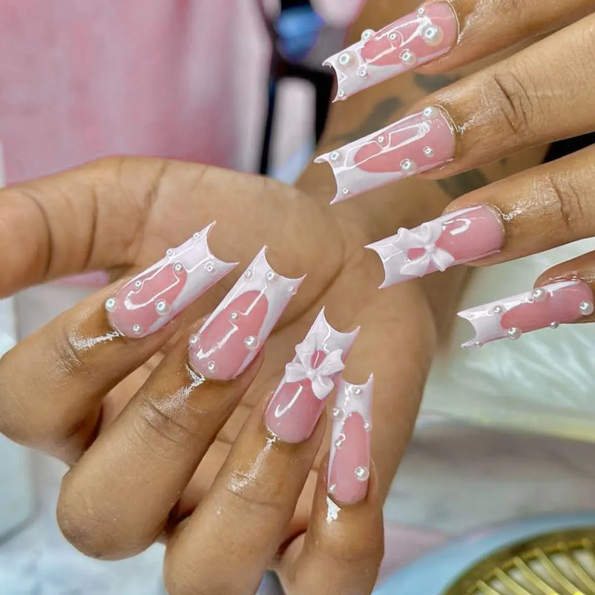 24pcs Mid-length Square Press on Nails Art Reusable Simple White French Tips False Nail Sets with Pearl Bow Design Fake Nails