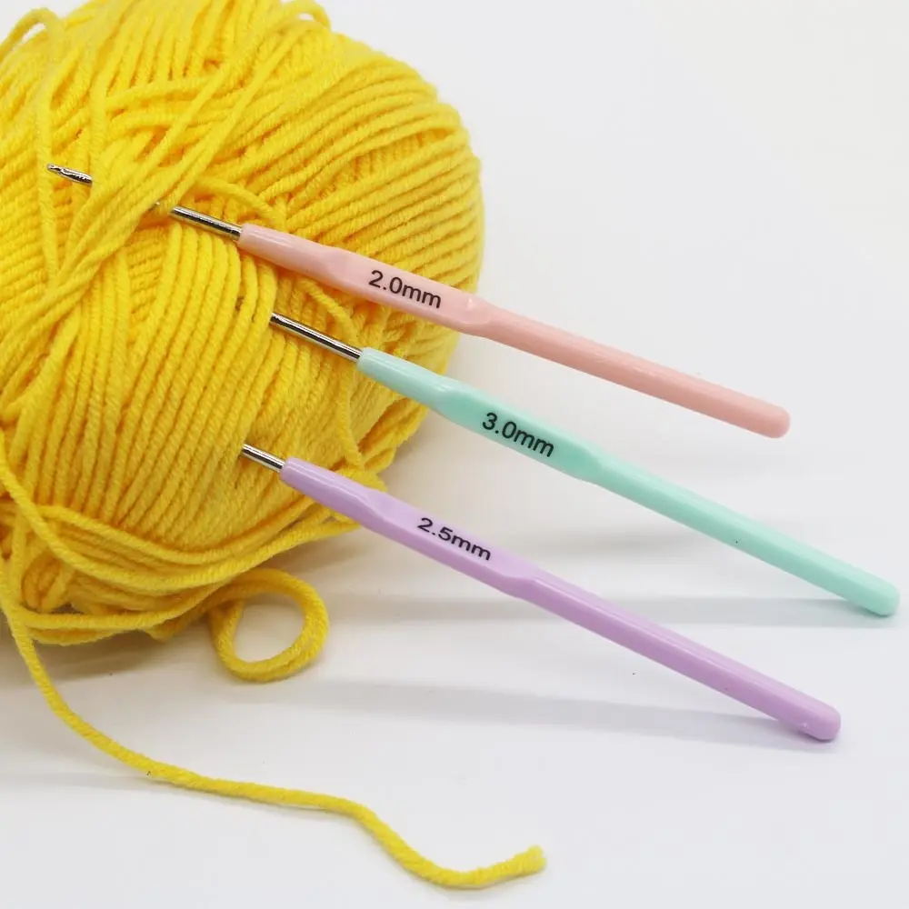 3pcs Crochet Hooks Plastics Handle Knitting Needles for Yarn DIY Craft Nice Gift Women Knitting Tools