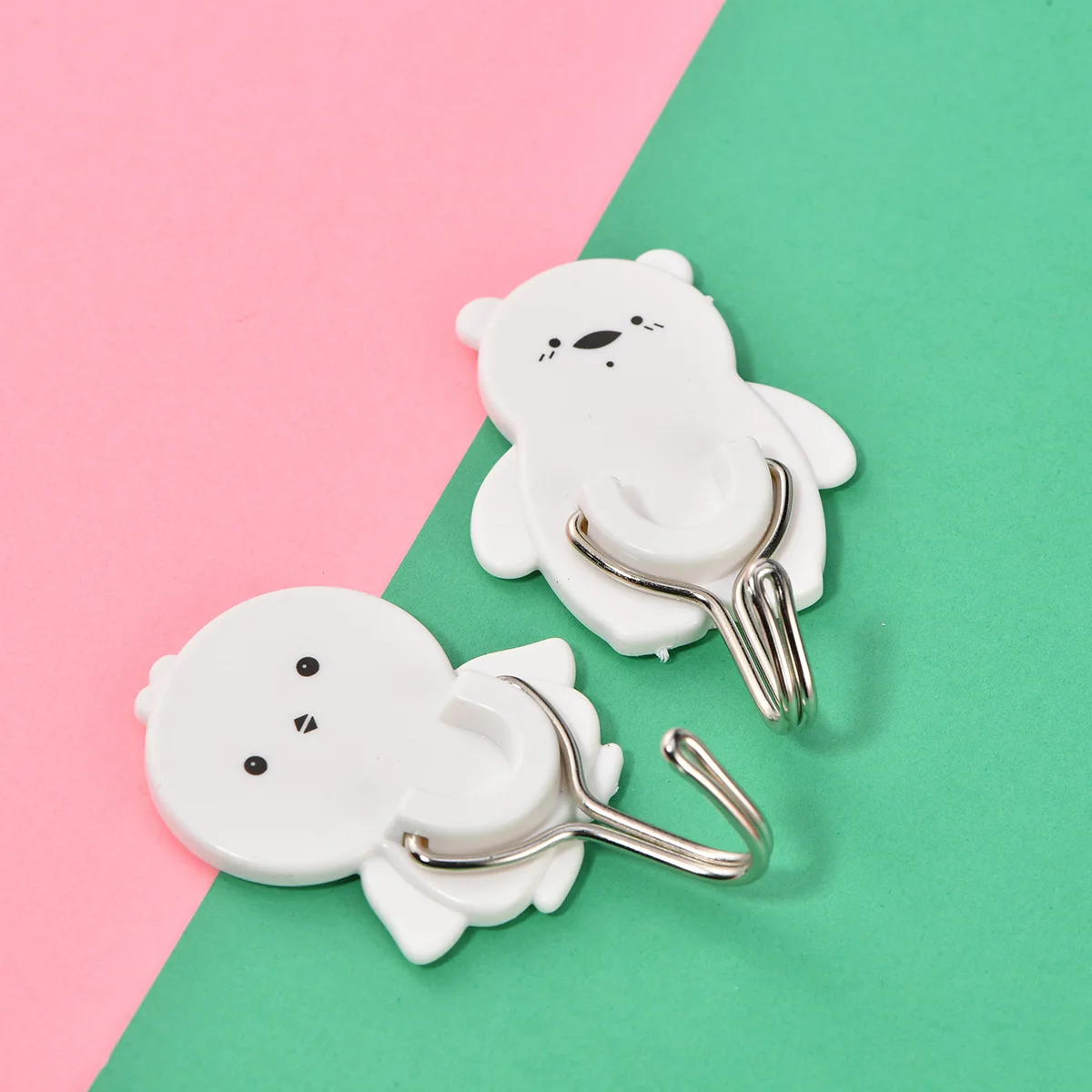 Chick bear cartoon creative cute hook kitchen bathroom simple Nordic plastic wall hanging punch-free hook.