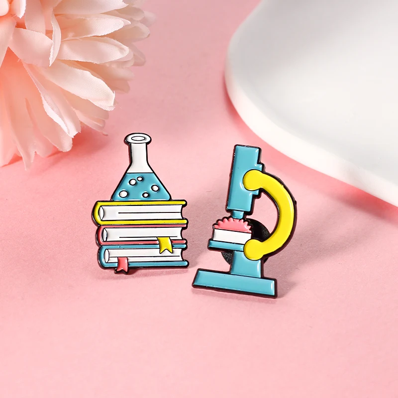 Magic Science smalto Pin microscopio provetta becher chimica farmacista spille personalizzate Badge Bag vestiti bavero gioielli regalo