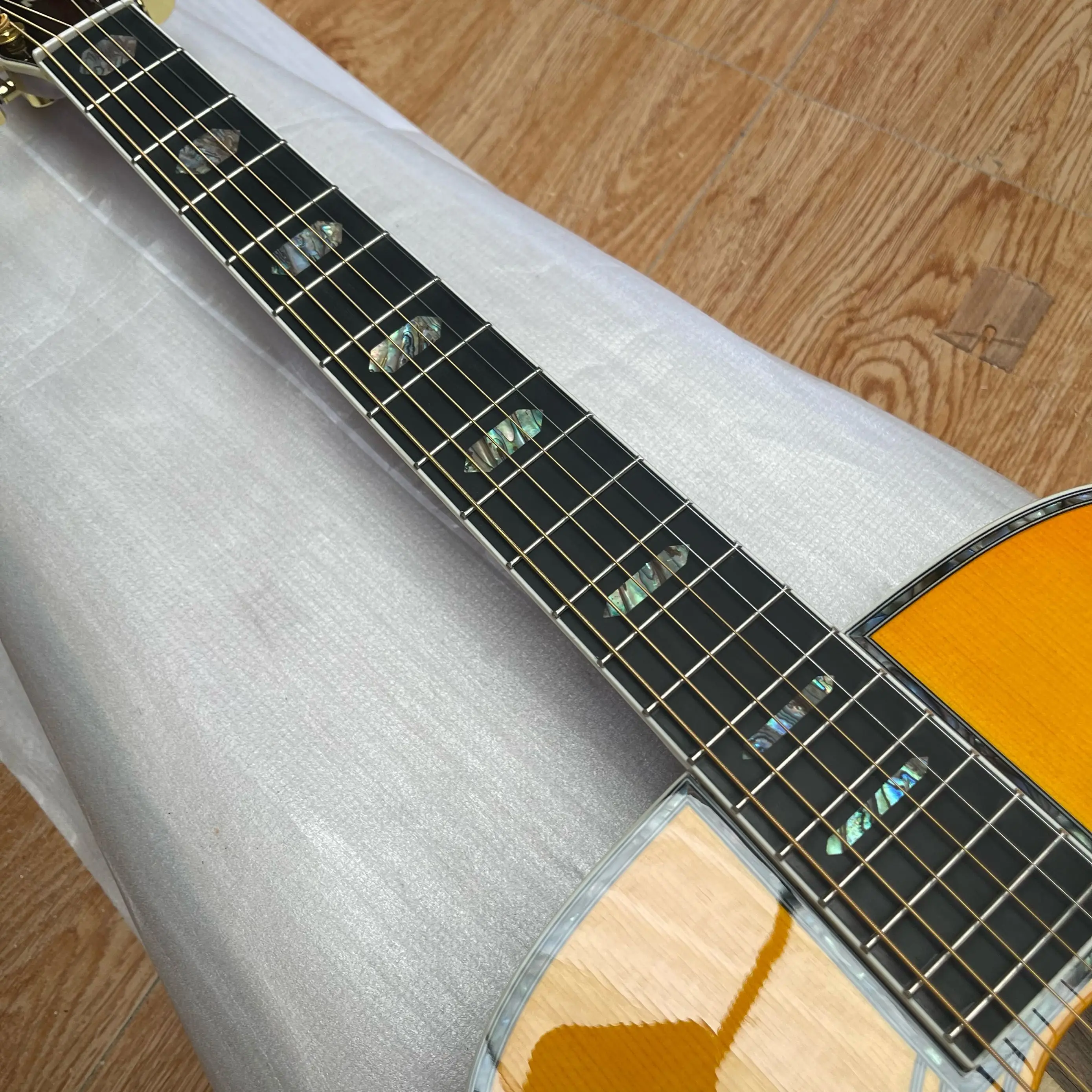 41 Inch Yellow Solid Spruce D Model 45 Acoustic Guitar Abalone Inlays Ebony Fingerboard Guitarra