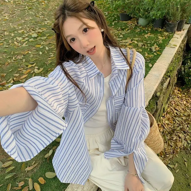 

Синяя полосатая женская рубашка с длинным рукавом, повседневная, свободного кроя, летняя, с защитой от солнца, верхняя одежда, модный классический стиль, полиэстер