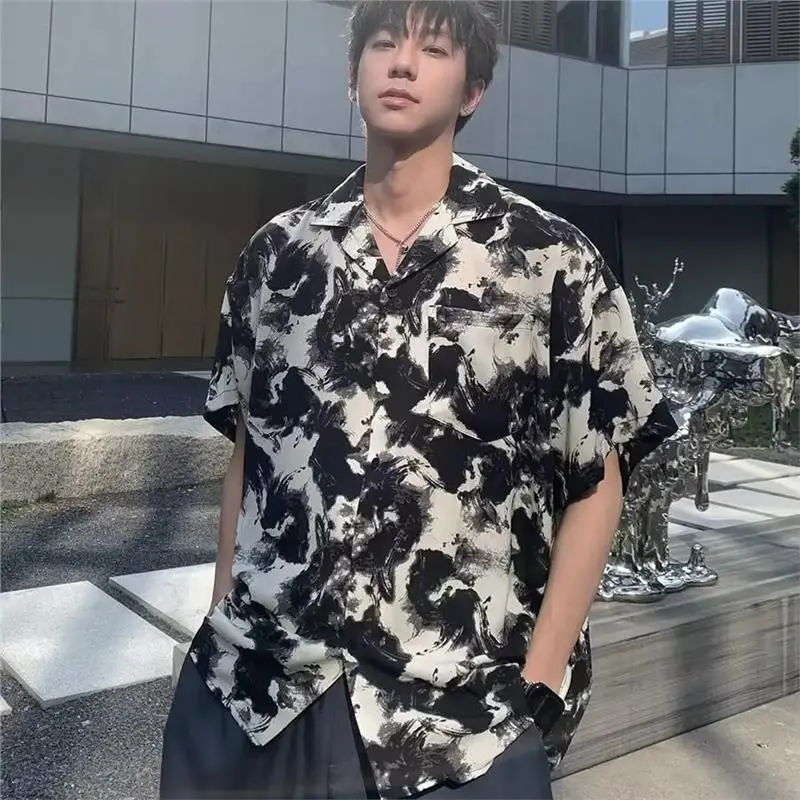 

Loose Fit Men's ort Sve irt Spring 300 Pou Capaci Korean Sle Casual Faion Drapey No Iron Treaent Trendy Top