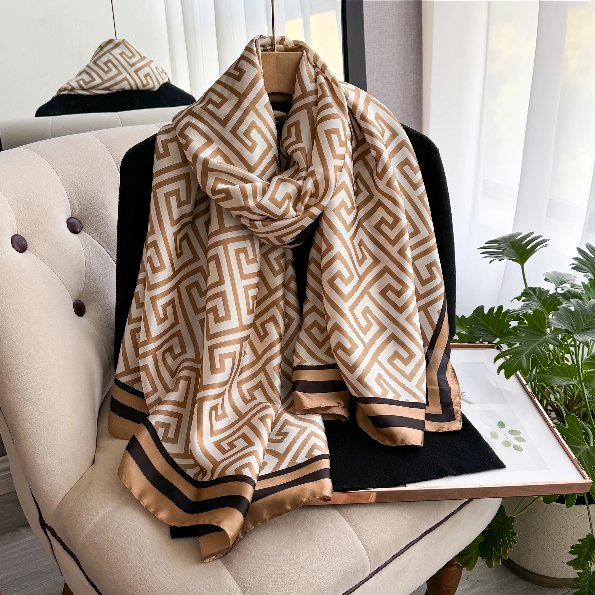 ใหม่การออกแบบเรขาคณิตขนาดใหญ่ผ้าไหมผ้าพันคอผู้หญิงพิมพ์ยาวผ้าคลุมไหล่ผ้าเช็ดหน้าฤดูร้อน Sun Protection Elegant Travel Wrap