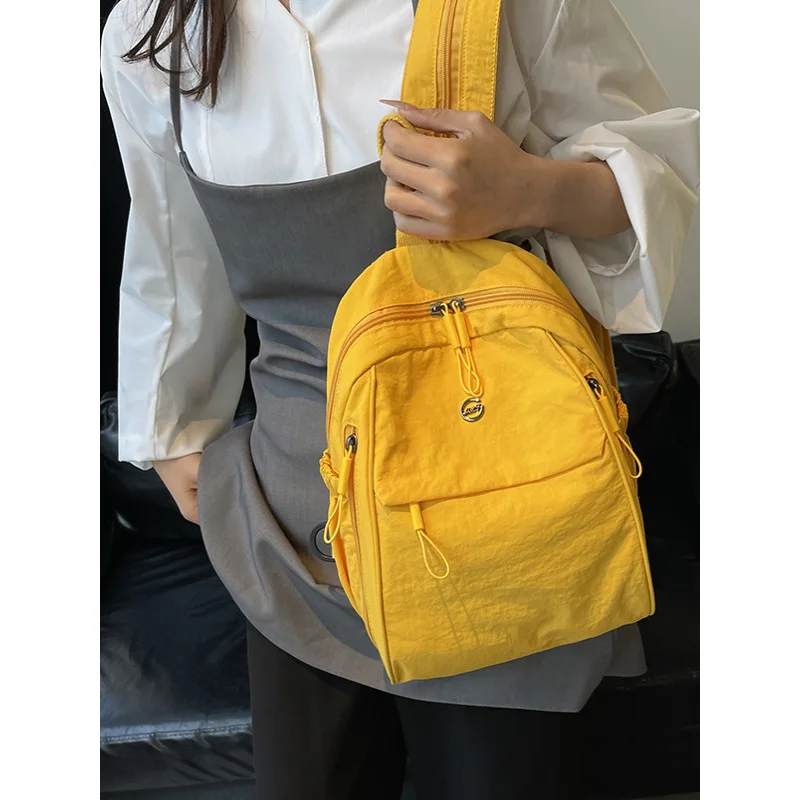 

2026 New Lightweight Nylon Canvas Backpack for Commuting and Travel, Small and Portable with an Elegant Aesthetic