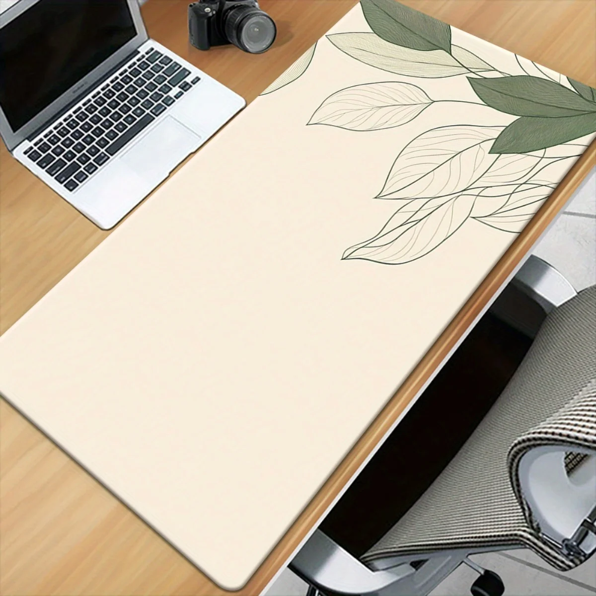 

XXL Rubber Desk Mat with Elegant Green Leaf Design, Non-Slip Multi-Functional Mousepad for Office Gaming Home