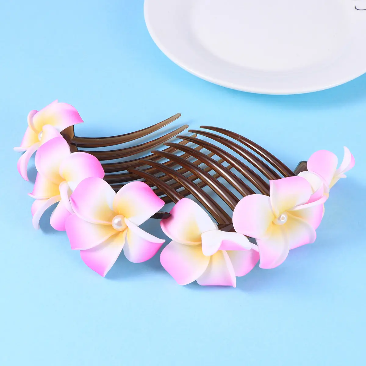 Handmade White Pearl Flower Bridal Hair Comb Artificial Plumeria Wedding Headpiece Hair Accessory for Bride Bridesmaid