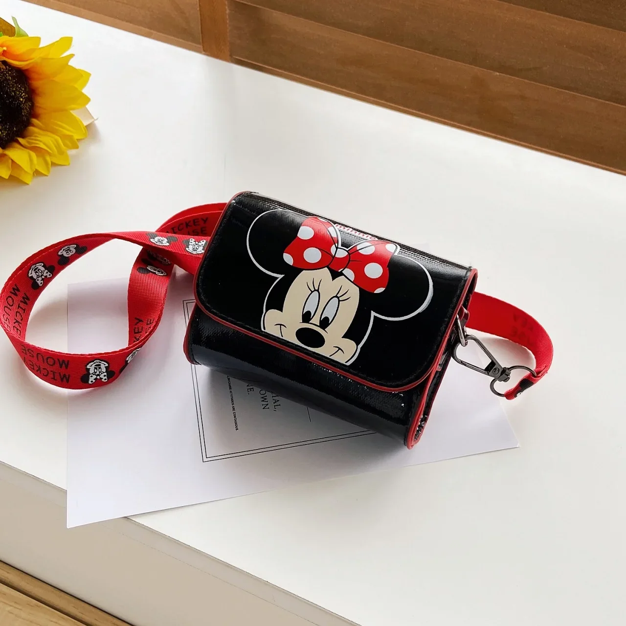 DisneyFashion Shoulder Bag with Mickey Mouse Cute Mini Crossbody Bag for Kid Purse Minnie Mickey Mouse Cartoon Girls Side Bags