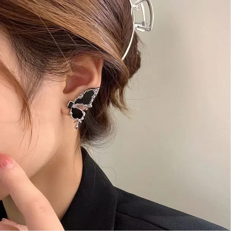 فاسق غير المتماثلة الأسود فراشة قرط الاذن المرصع للنساء مبالغ فيها مزاجه الزفاف مجوهرات باردة بالجملة Brincos فتاة هدية