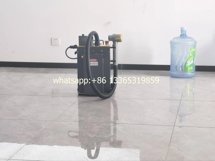 Backpack Laser Cleaning Machine 100W 200W 300W Pulse Type Fiber Laser Cleaner Metal Rust Paint Oxide Coating Removal Machine