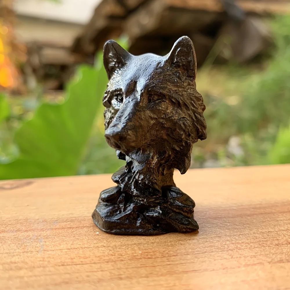 1.9 Inch Hand-Carved Wooden Creative Wolf Head Ornament Suitable for Home Animal Decoration, Craft Desktop Decoration, Handheld Ornament