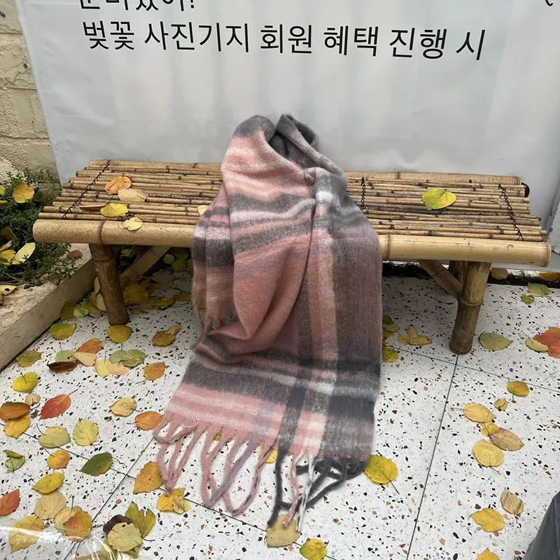 High Quality Pure Wool Plaid Scarf Women Couples Winter Autumn Soft Warm Tassel Classic Muffler Ladies Thermal Shawl Female Wh18