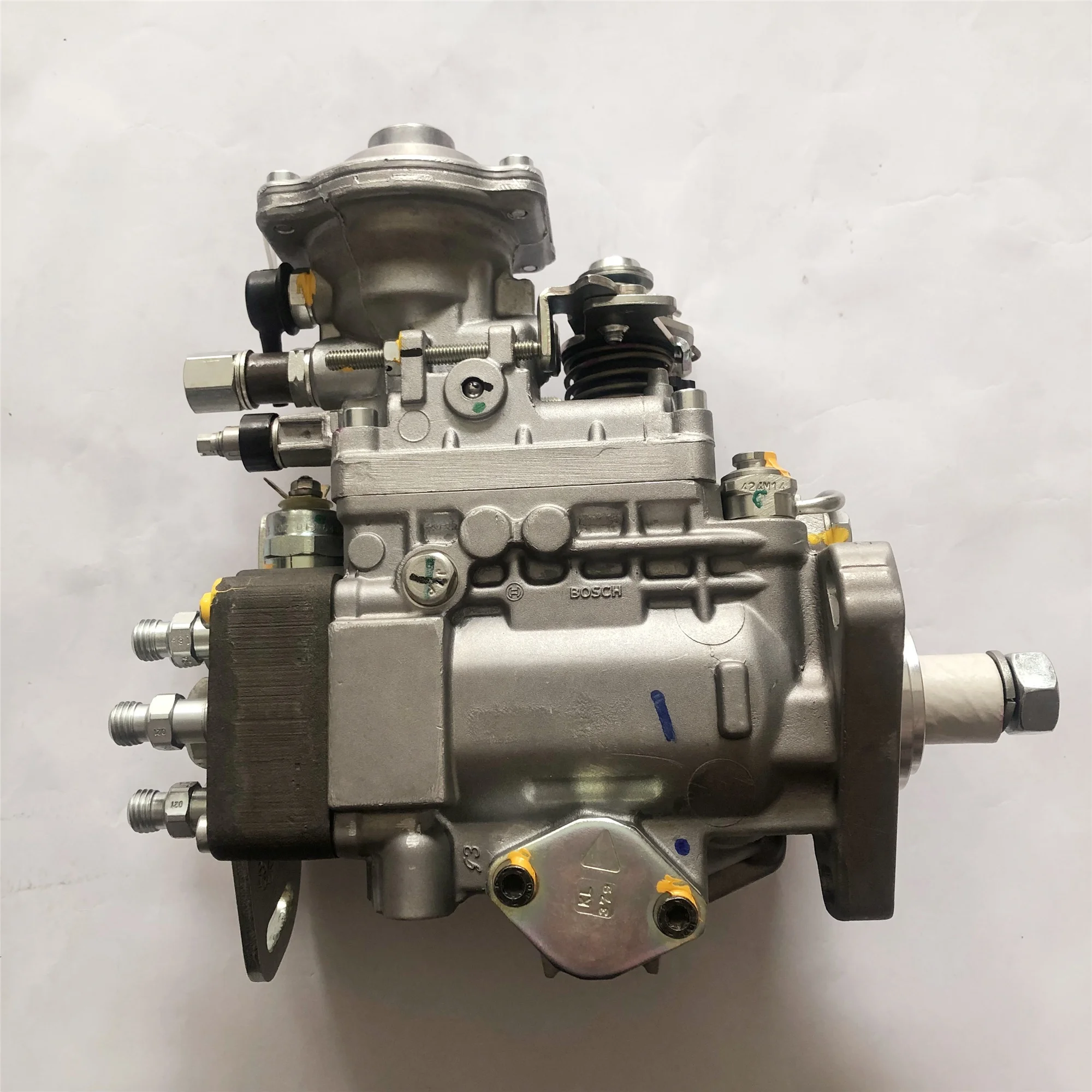 

Genuine DCEC 6BT diesel Engine Fuel Injection Pump 0460426408 3975384
