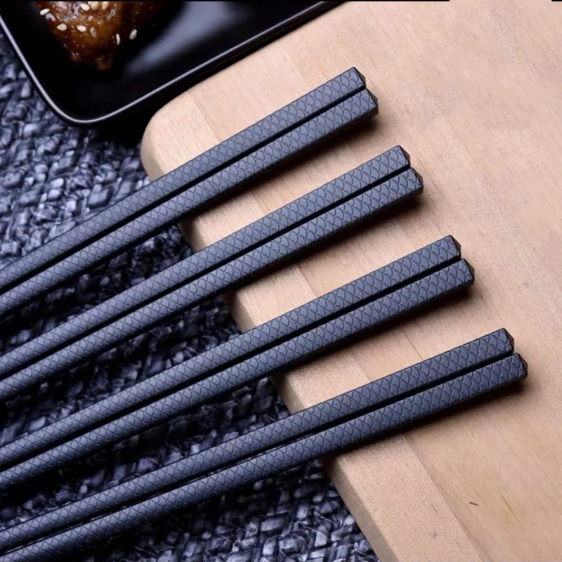 1/10pairs Chinese Food Chopsticks Sushi Sticks Non Slip Washable Safe Dishes Alloy Bamboo Form Snack Food Class Tableware Set