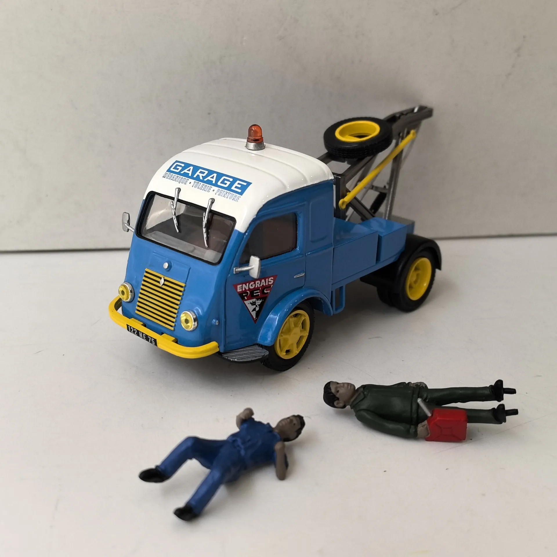 

Diecast ALTAYA 1/43 Scale RENAULT GALION Renault Alloy Car Model Collectible Toy Gift Souvenir Display Ornament