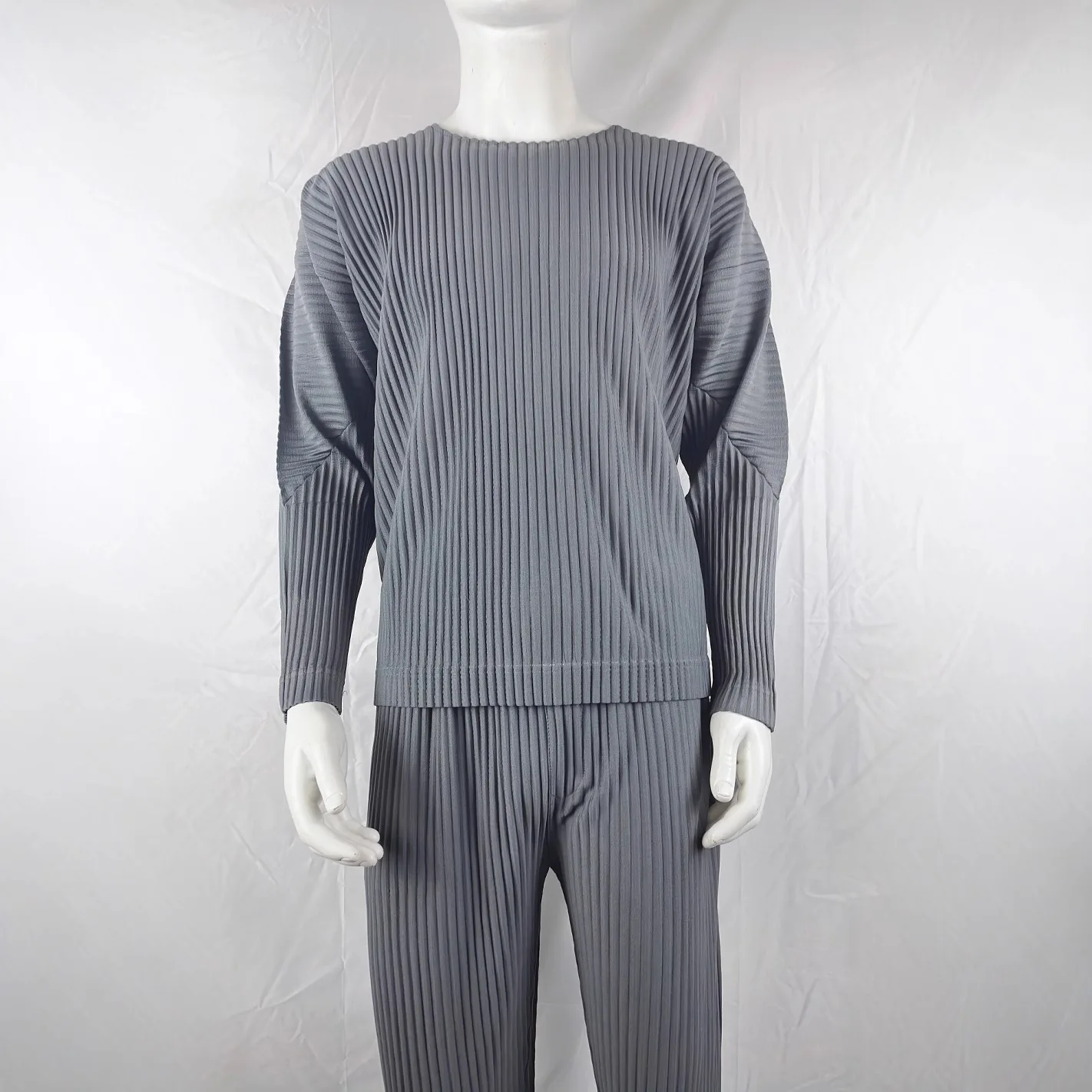 Miyake Pleated Original T-shirt Long-sleeved Round Neck Fold Men's Tops 2025 Summer Pleat T-shirt Casual Classic Loose Japanese