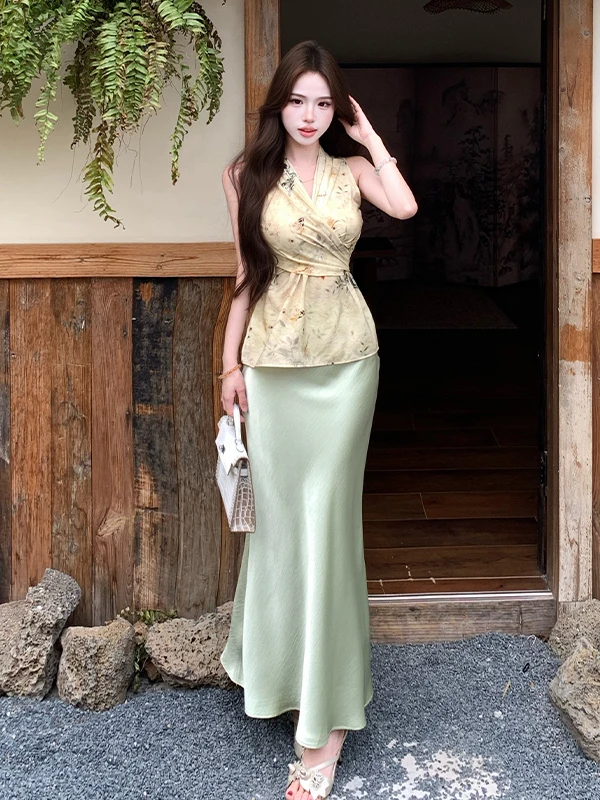 

New Chinese Style Printed Halter Top And Fish Tail Skirt Two Piece Set Women Summer Slimming Satin Waist Cinched Fashionable