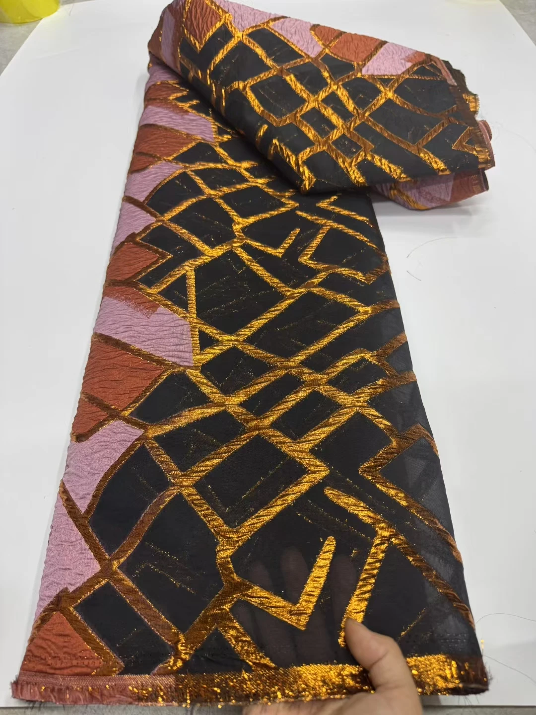 

2025 Новая мода, блестящая жаккардовая органза с позолотой, дамасская парча, тюль, кружевная ткань для женщин, свадебное платье, сделай сам, шить LCW2520