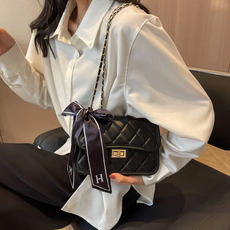 White Female\'s PU Leather Shoulder Bag Solid Color Rectangle Shape Diamond Jacquard Flip Bag with Metal Chain Shoulder Strap