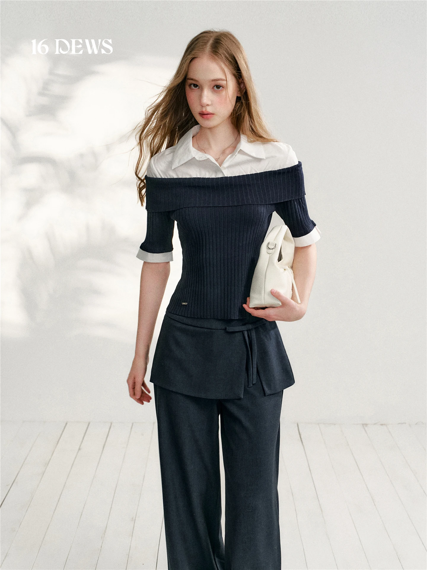 

Женский топ 16DEWS: модный трикотажный джемпер с воротником, цветными блоками, рукавом до локтя, приталенный крой, повседневный стиль, весна 2026