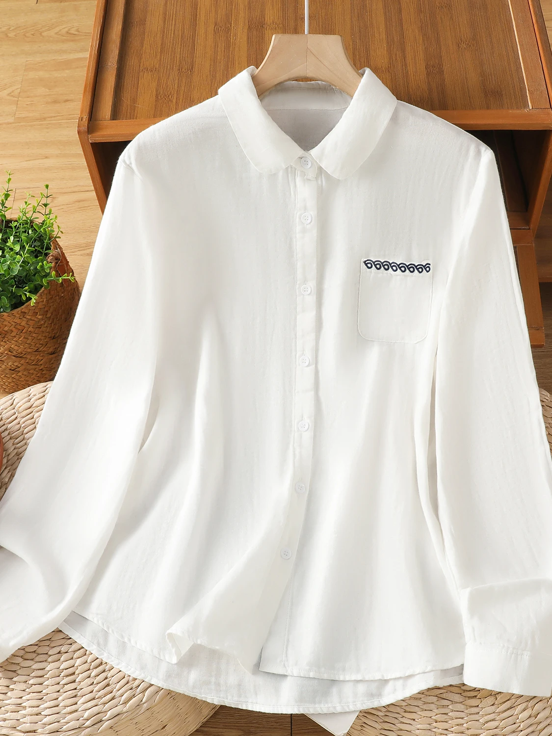 

Retro Style Long Sleeve Embroidered Cotton Shirt Women's Pocket Design Breathable Casual Fashion Top Double Layered