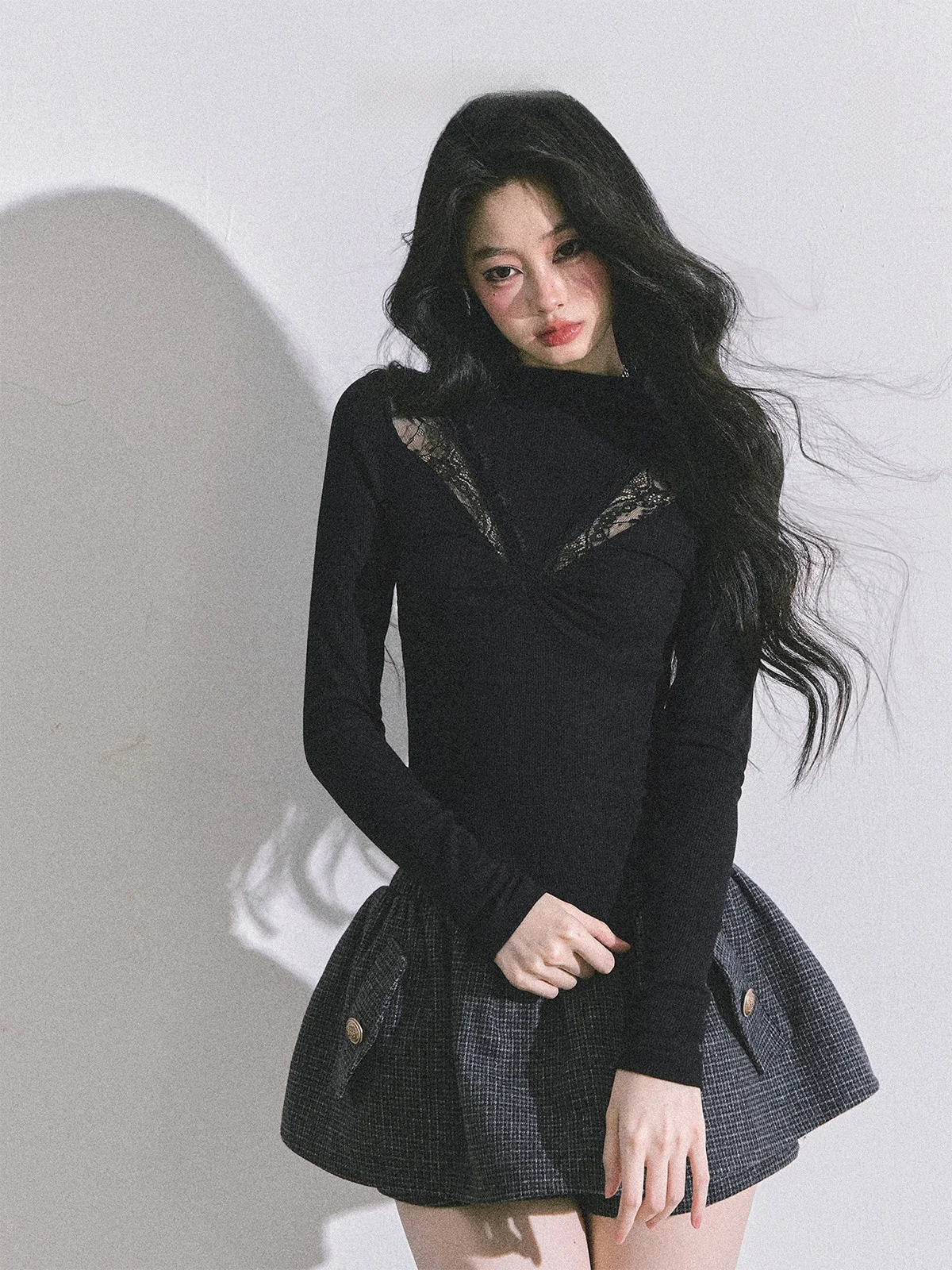 

AOMALM Сексуальная кружевная трикотажная футболка с длинным рукавом, женский черный топ, облегающий крой, из полиэстера, модная осенняя одежда