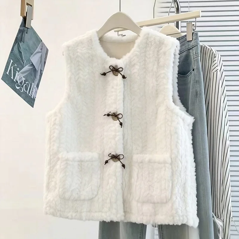 Elegant Thin Flower Pressed Leather Vest Warm Sleeveless Large Size Jacket Outerwear Fashionable Shoulder Pad Coat