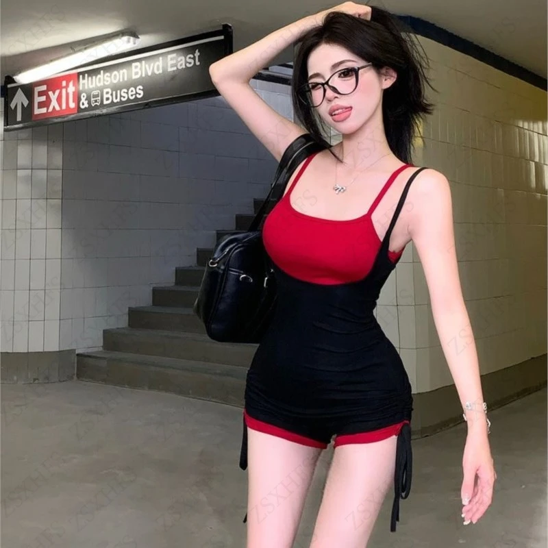 بدلة قطعة واحدة مثيرة للفتيات Y2k 2000s ملابس الشارع الكورية صيفية مثيرة بحمالة حمراء سراويل ضيقة بدلة قفز غير رسمية حلوة