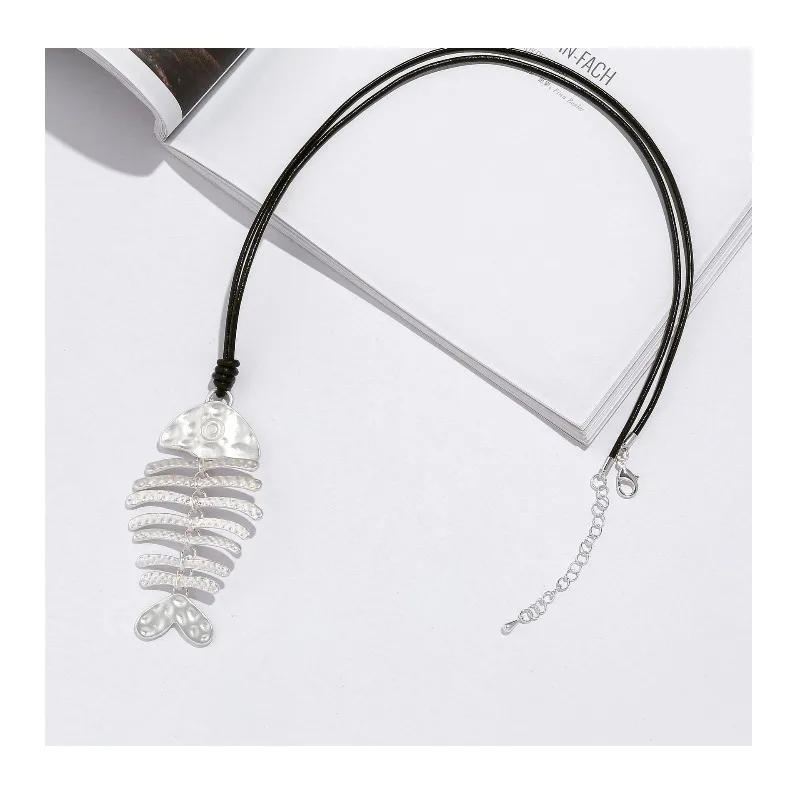 

Popular Accessories Fashion Geometric Fish Pendant Long Necklace Women's Metal Sweater Chain