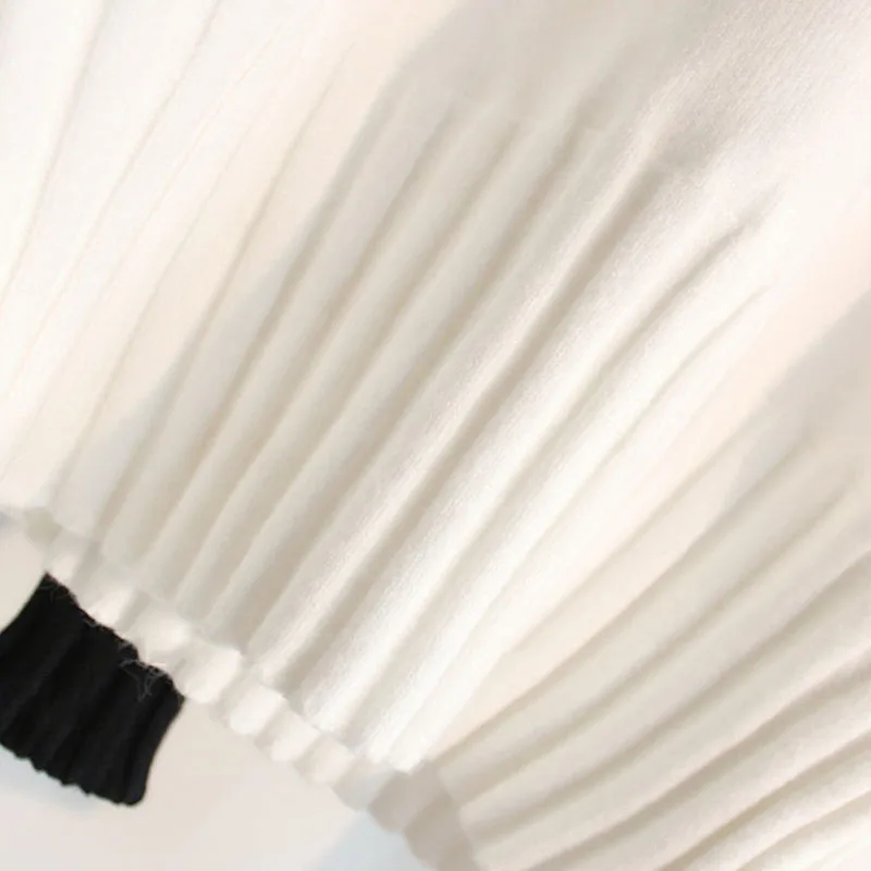 Modieuze en eenvoudige witte damestrui met col, gebreide trui met lange mouwen en warm temperament in de herfst en winter