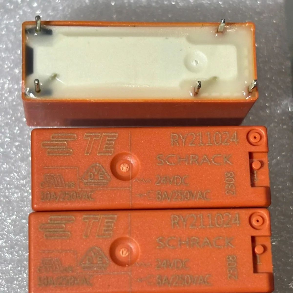 

Original genuine RY211024 power relay TE DIP-5 IC chip integrated circuit