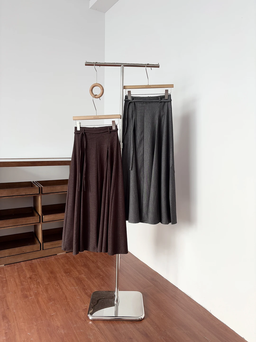 

Женская юбка миди А-силуэта с высокой талией, весенняя, стройнящая, для повседневной носки, простая, универсальная, для чаепития, цветная, в студенческом стиле