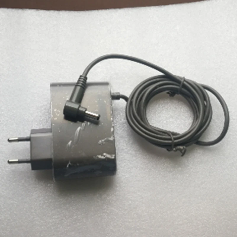 Cargador de aspiradora adecuado para Dyson V10, adaptador de corriente para aspiradora, enchufe europeo, 30,45 V-1.1A