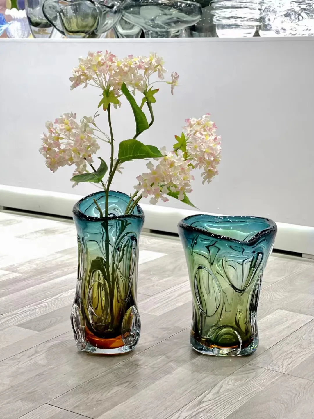 Modern light luxury glass vase restaurant living room translucent flower arranger model room heavy glass vase soft decoration