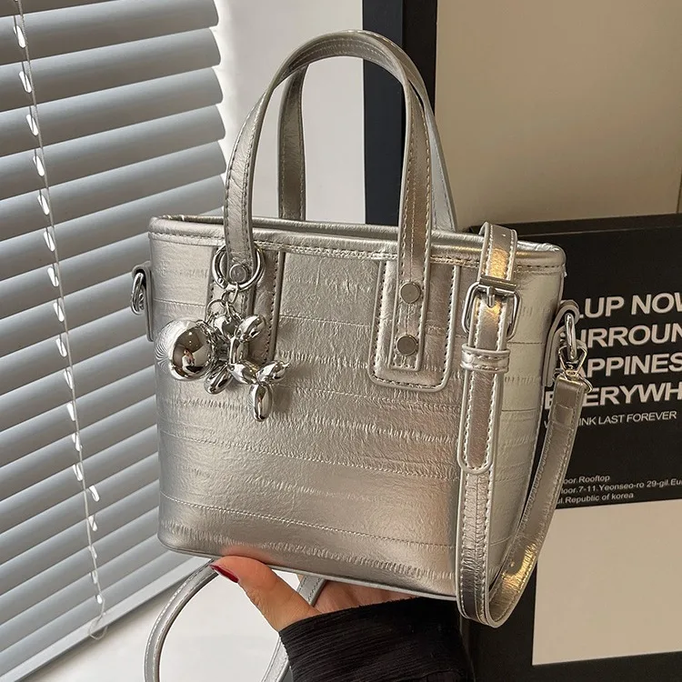

Women's New Arrival 2025 Silver Bucket Bag High-End Minimalist Design Compact Size for Summer Trips & Daily Essentials