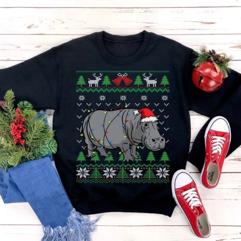 Süßes Nilpferd, hässliches Weihnachts-Sweatshirt, Nilpferd, Weihnachtsmütze, eingewickelt in Weihnachtsbeleuchtung, lustiges Geschenk für afrikanische Tierwelt, Nilpferd-Liebhaber