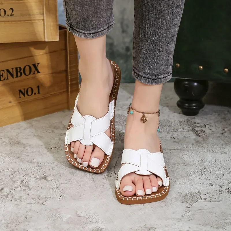 مصمم امرأة النعال المسطحة الفاخرة مصمم الصنادل عارضة أسفل النعال الصيف النساء الصنادل أحذية جديدة للنساء