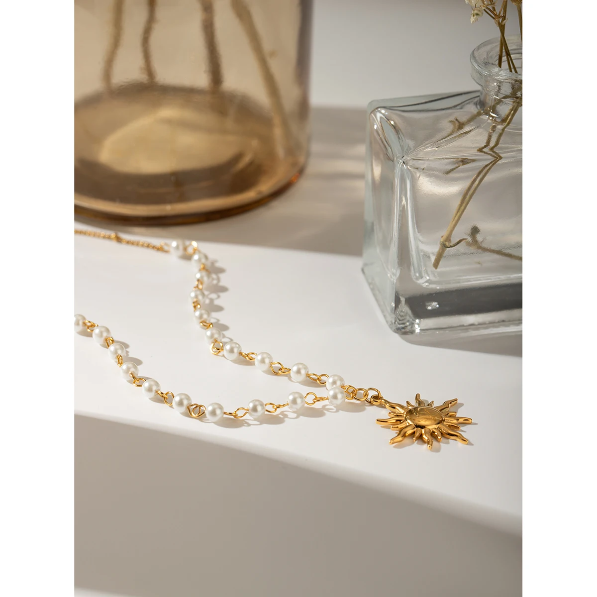 18K PVD Plated Fashion Pearl Chain Hanging Sun Pendant Necklace Stainless Steel Waterproof Jewelry Women Stylish Bijoux Gift