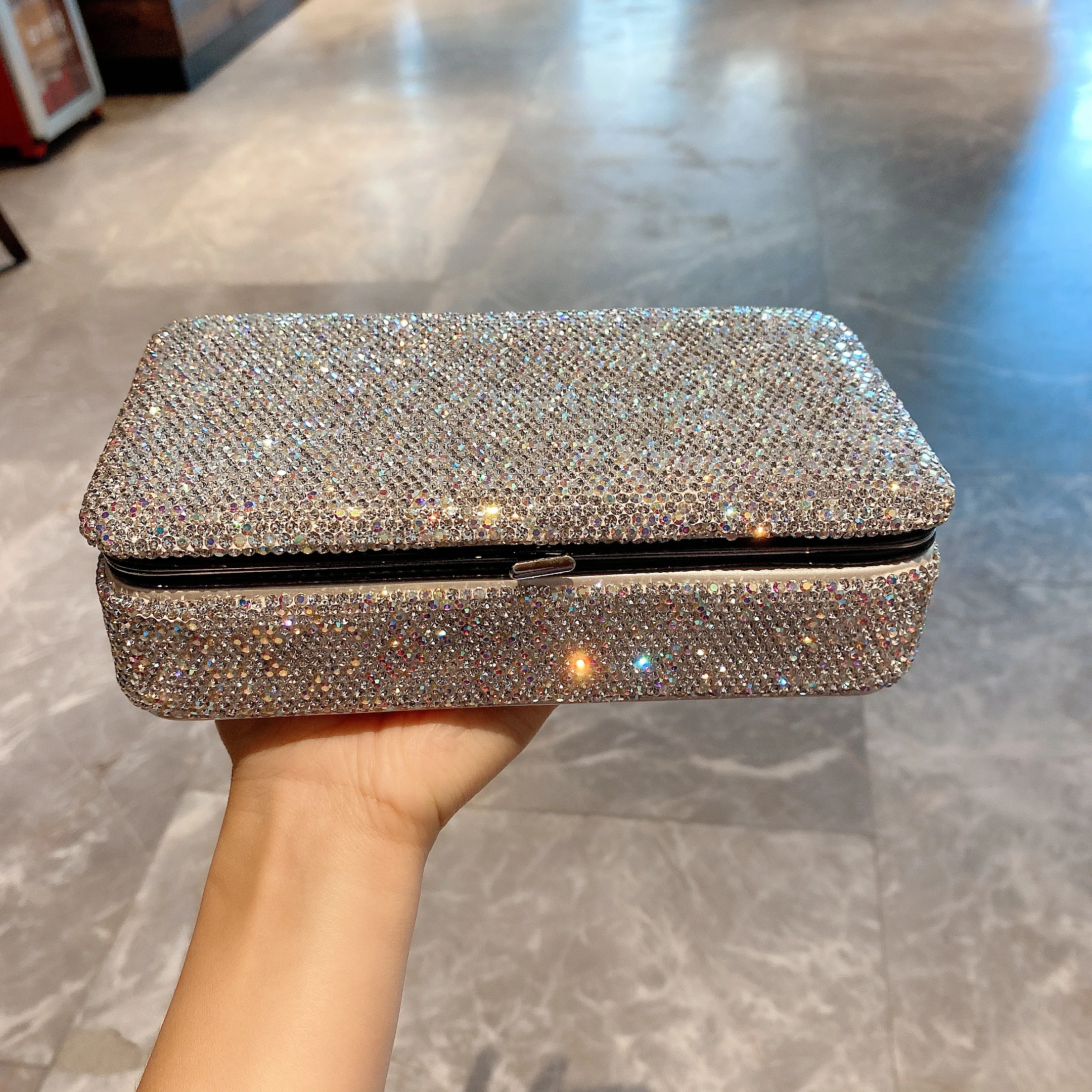 scatola-porta-gioielli-di-lusso-con-diamanti-incastonati-grande-capacita-per-anelli-orecchini-e-collane-regalo-di-compleanno-per-fidanzata