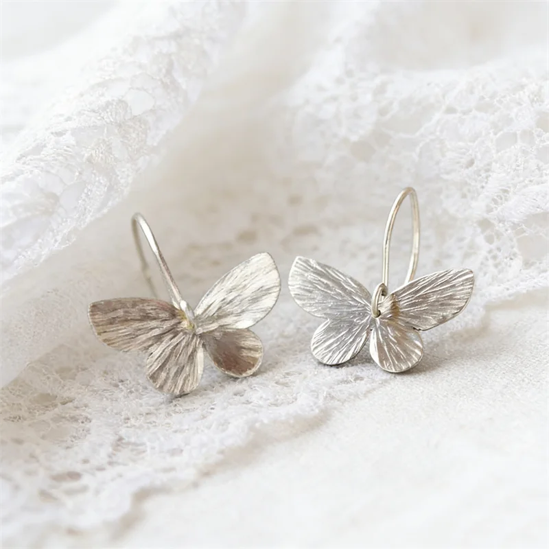 Retro Trend Women Drop Earrings Silver Color Hand Carved Pattern Butterfly Dangle Earring Fine Engagement Jewelry Gift