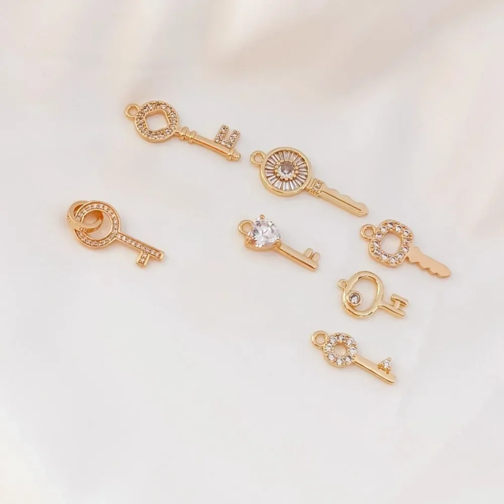 

DIY Handcrafted Jewelry Material 14K Gold-plated and Inlaid Zircon Key Heart Personalized Pendant