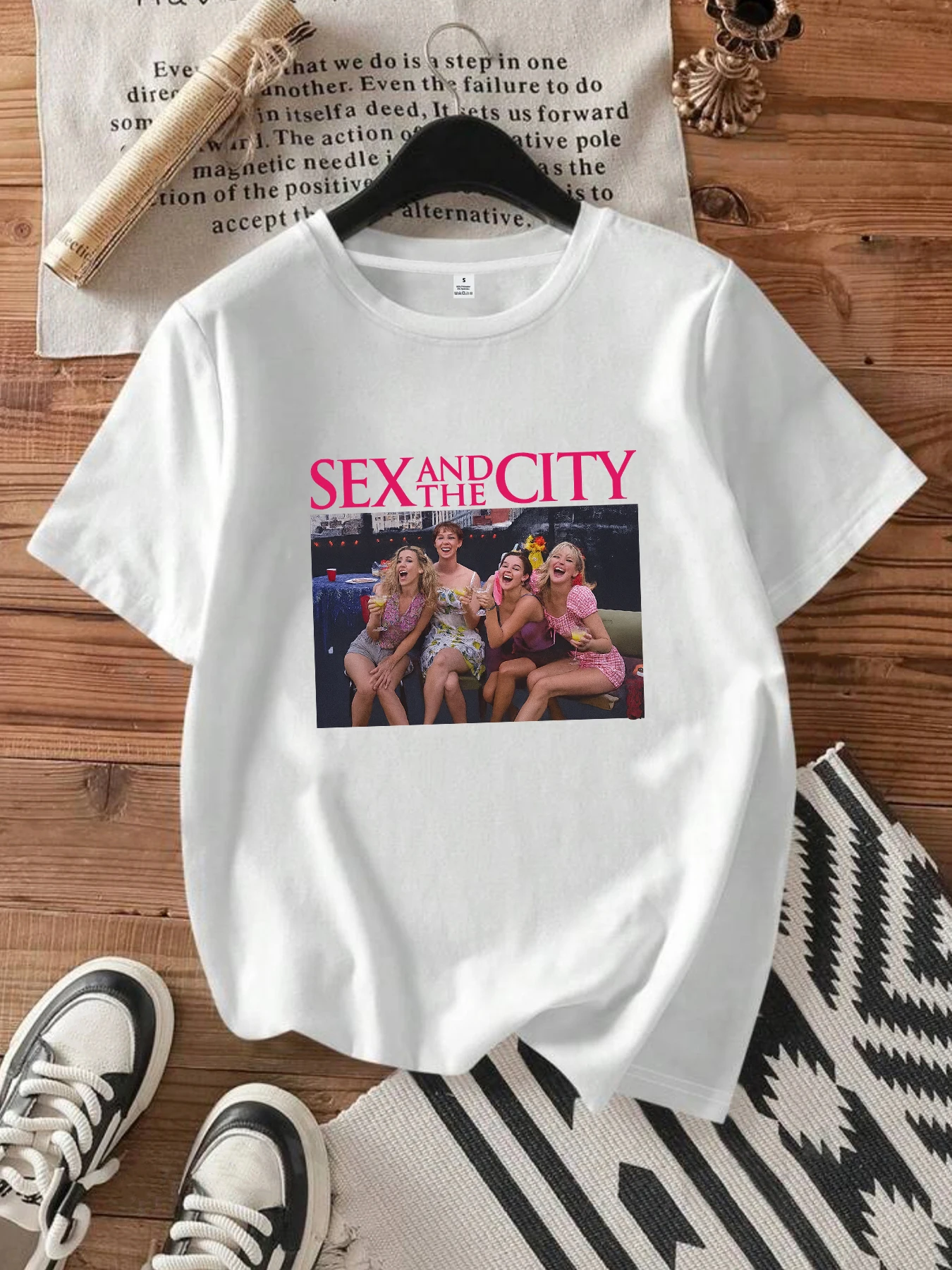 

【014381】Женская футболка с круглым вырезом и английскими буквами, модный топ с короткими рукавами и принтом, эластичная футболка