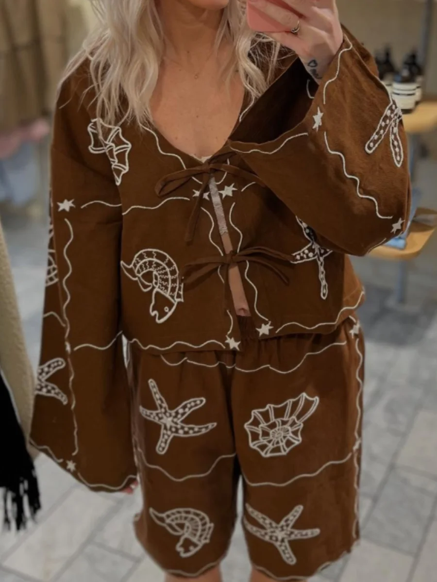 

Women Ocean Element Embroidery Set Lace-up V-Neck Long Sleeve Shirt + Elastic Waist Mid-length Shorts Casual 100% Cotton Suits