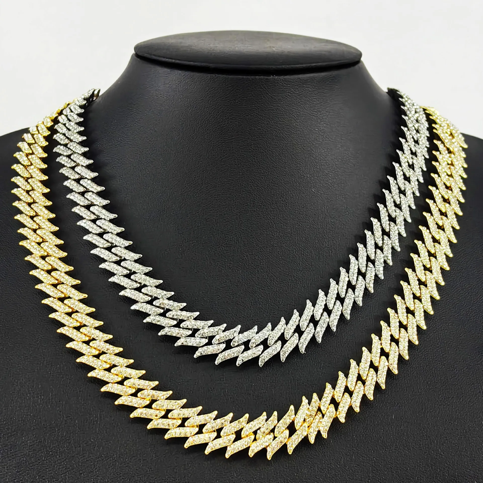 

10Mm Pepper Full Drill Male and Female Alloy Necklace, Cool Trend Hip Hop Rap Cuban Chain