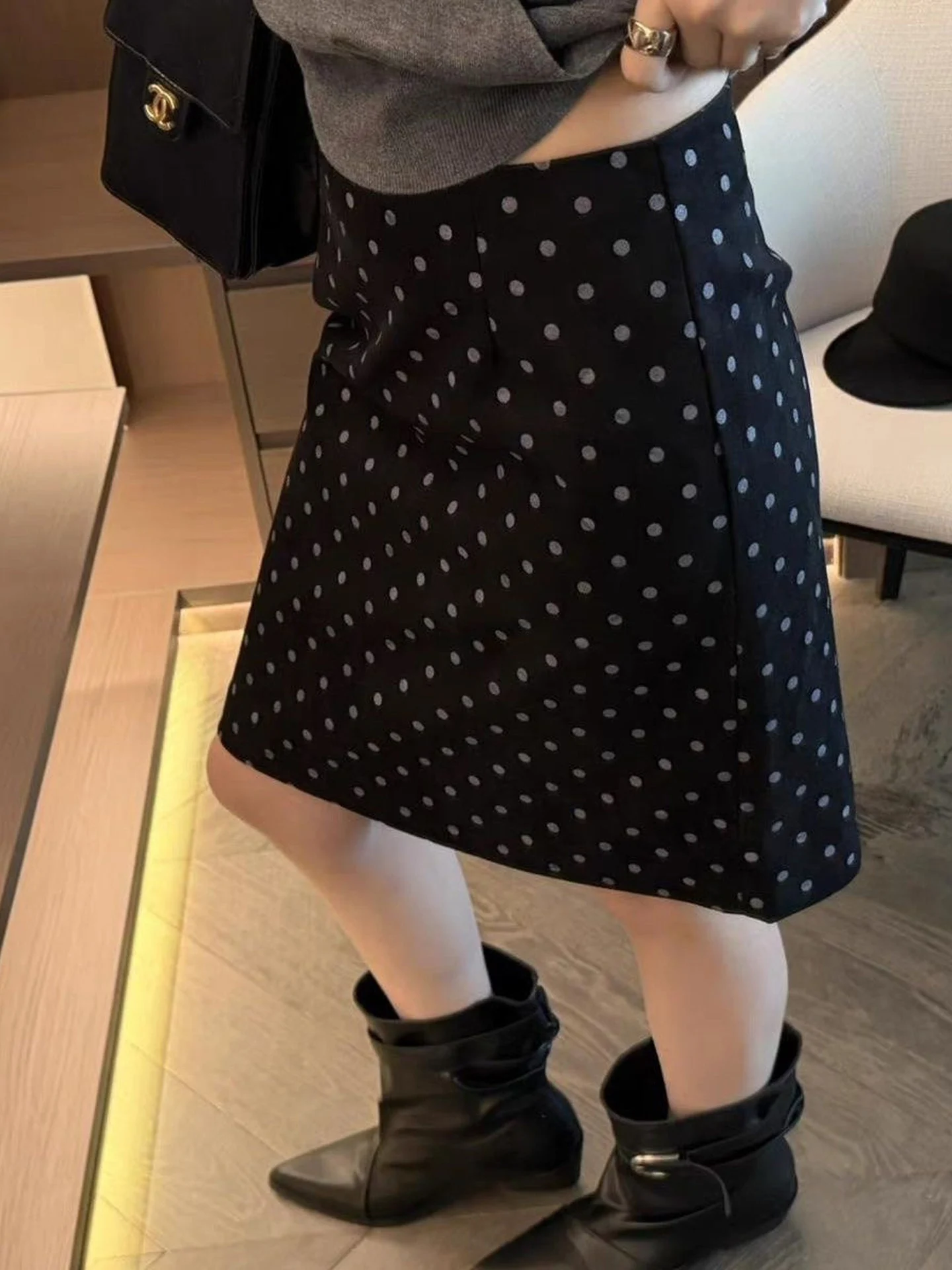 Korean Style Suede Polka Dot Half Skirt Women's Fashion Autumn New Slimming High Waist A-Line Skirt Daily Wear Standard Fit