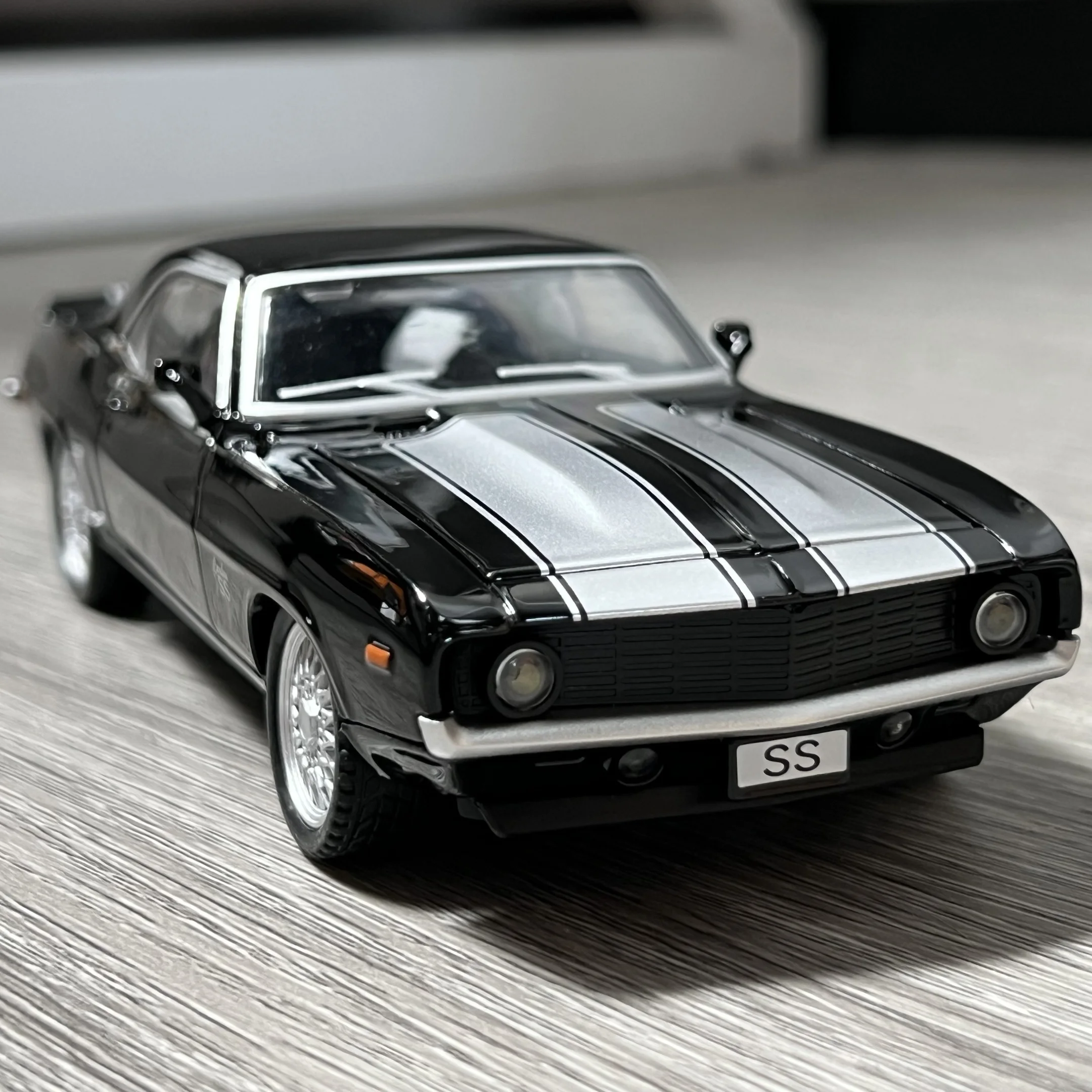 1:32 Chevrolet Camaro SS 350 1969 Diecast Model Car