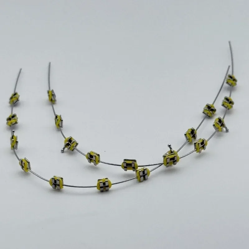 1 Paar Temporäre Zahnschmuck-Zahnspangen mit Metalldrähten & Brackets, Kieferorthopädische Zahnspangen mit Ligaturen – Detail 2