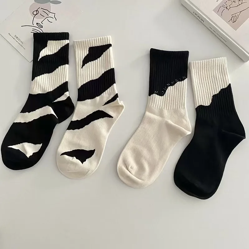Fashion A/B Style Men Socks Asymmetrical Pattern Street Hip Hop Skateboard Man Cotton Sock Breathable Harajuku Calcetines Hombre